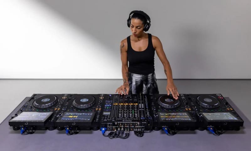 B&agrave;n DJ AlphaTheta CDJ-3000X