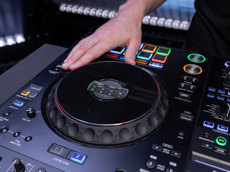 B&agrave;n DJ AlphaTheta XDJ-AZ