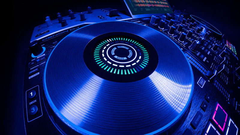 B&agrave;n DJ Denon DJ Prime 4 G2