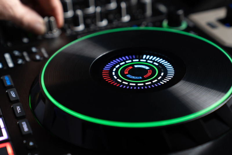 B&agrave;n DJ Denon DJ Prime 4 G2