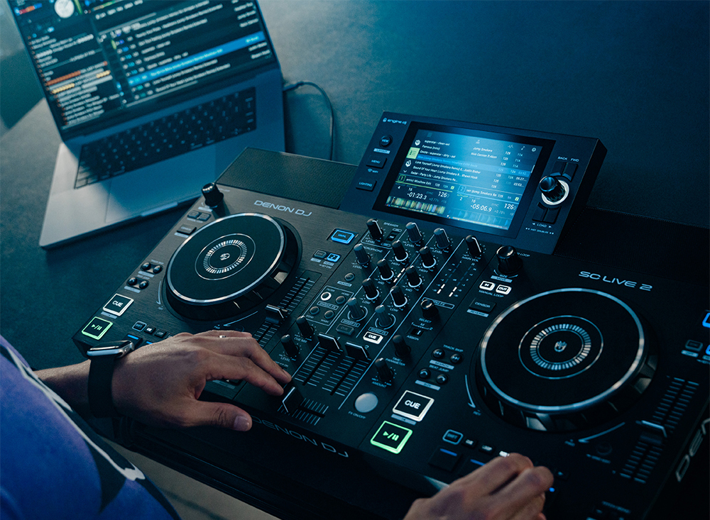 Bàn DJ Denon DJ SC Live 2