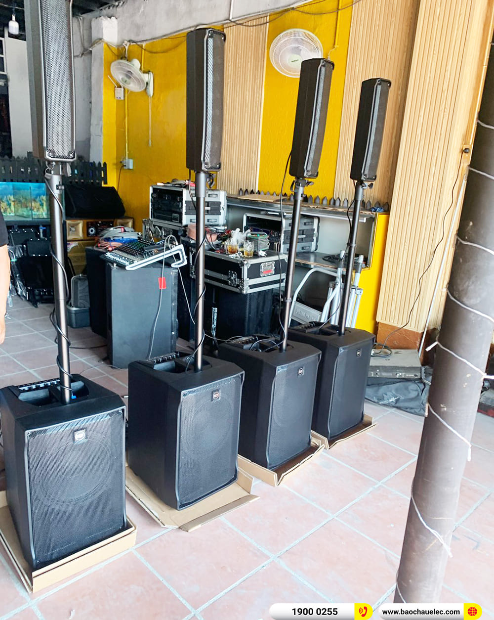 B&agrave;n giao 4 loa RCF Evox Jmix8 cho anh Hữu ở TPHCM