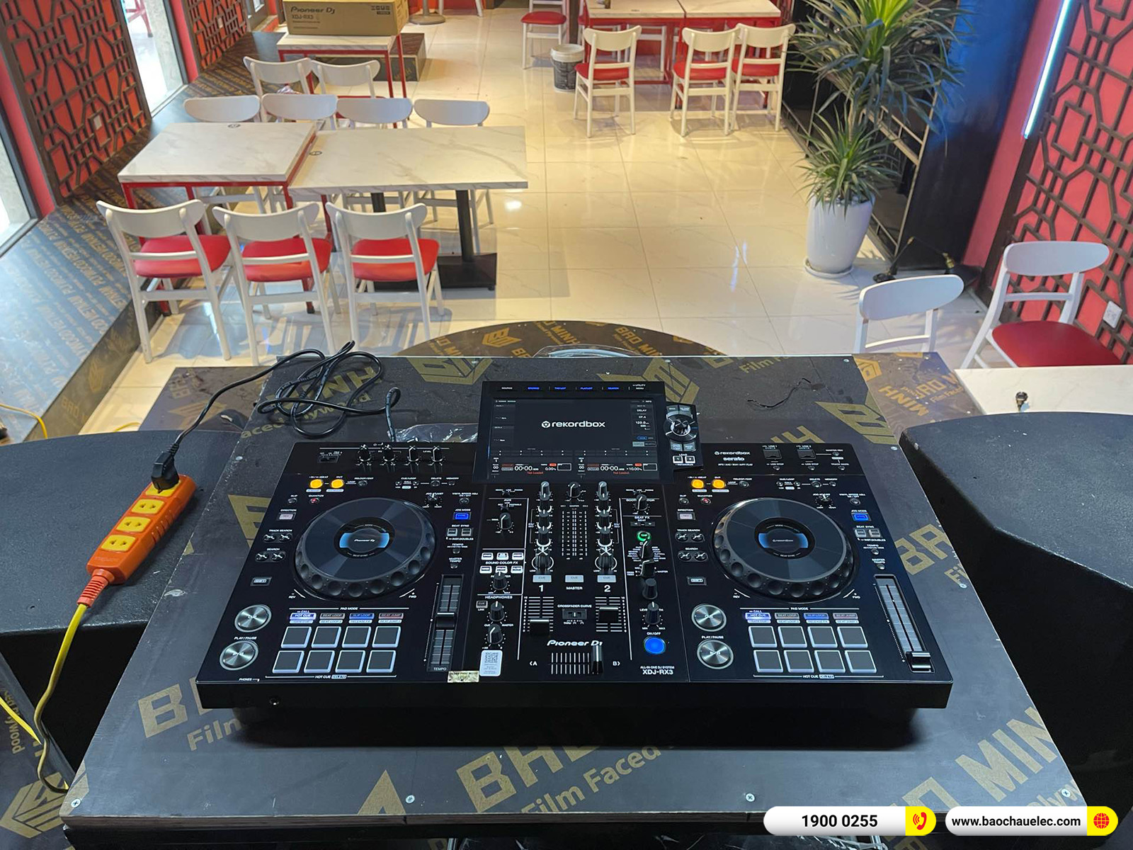 B&agrave;n giao B&agrave;n DJ Pioneer XDJ-RX3 gần 67tr cho anh Sơn tại Hưng Y&ecirc;n 