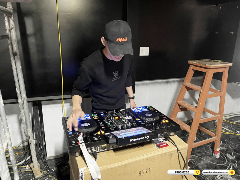 B&agrave;n giao b&agrave;n DJ Pioneer XDJ-RX3 cho Buzz Lounge Hải Ph&ograve;ng