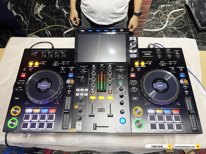 B&agrave;n giao b&agrave;n DJ Pioneer XDJ-RX3 cho Buzz Lounge Hải Ph&ograve;ng