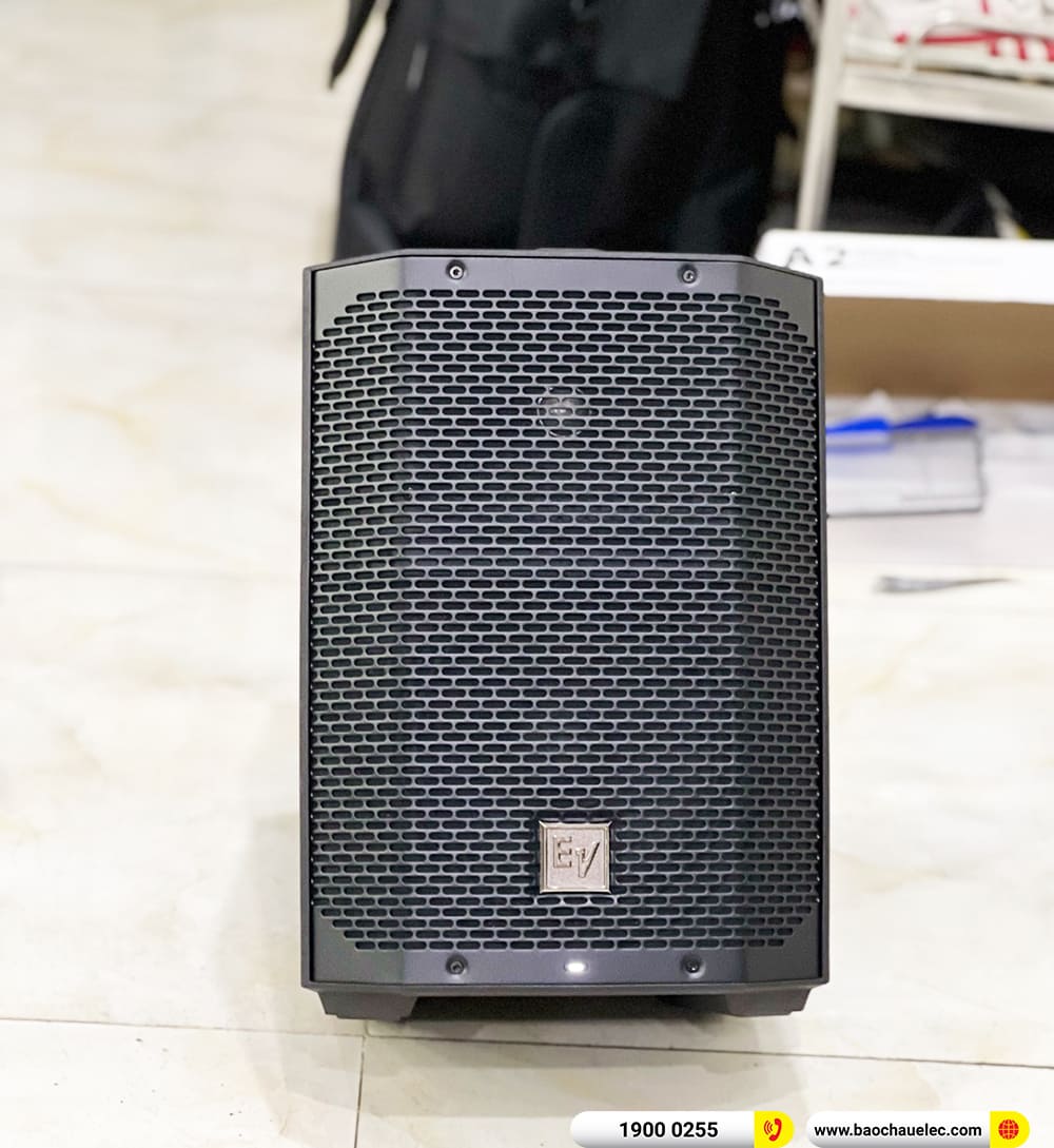Bàn giao loa Electro Voice Everse 8 cho anh Hòa Phát ở TPHCM