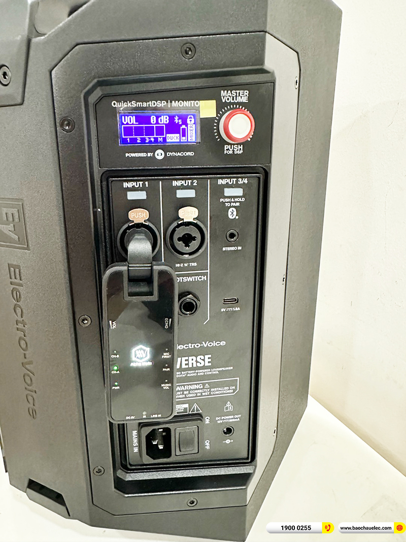 Bàn giao Loa Electro Voice Everse 8, Micro Alpha Works D2 cho cô Yến TPHCM