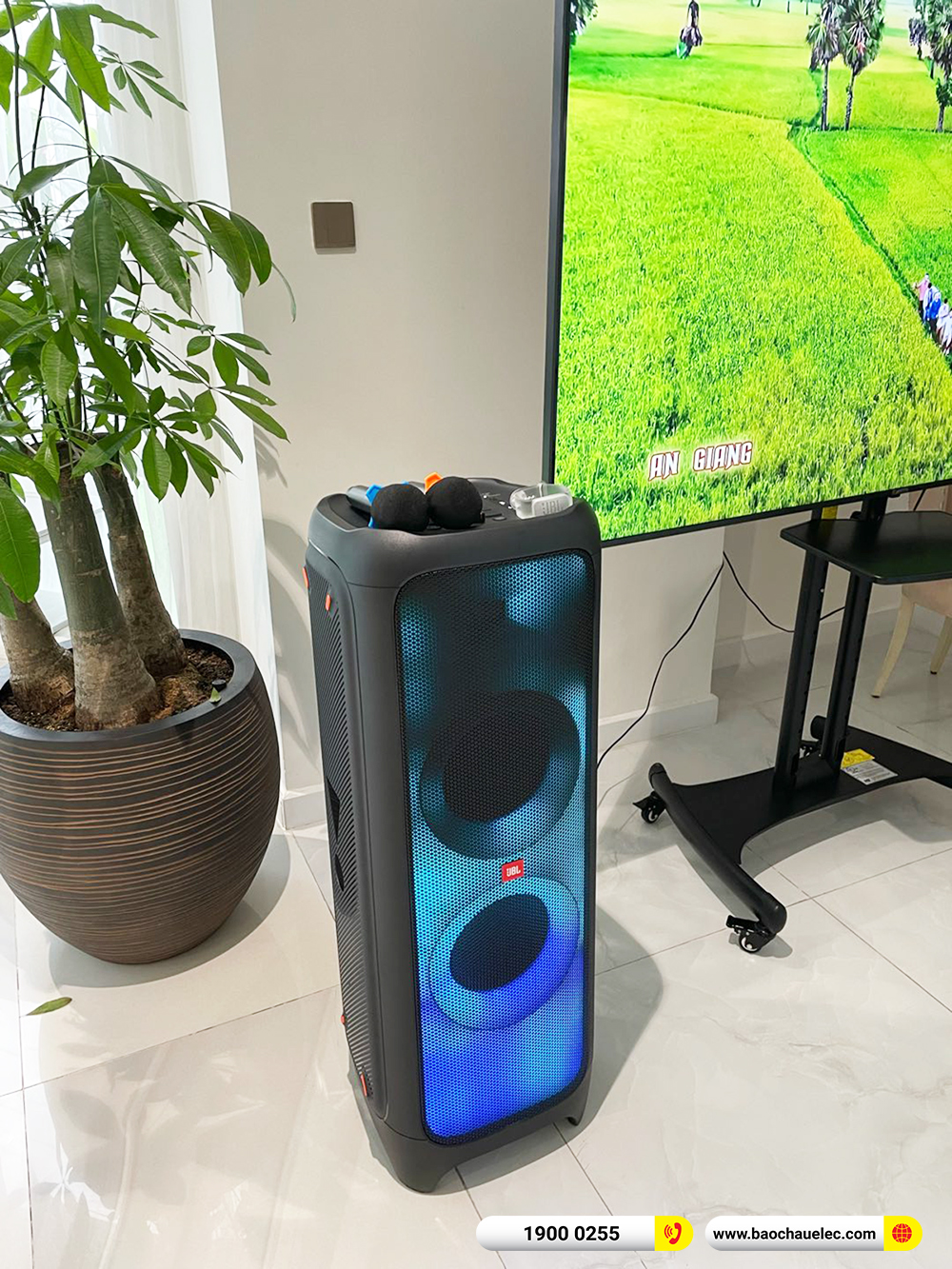 Bàn giao loa JBL Partybox 1000 cho bé Anh ở TPHCM