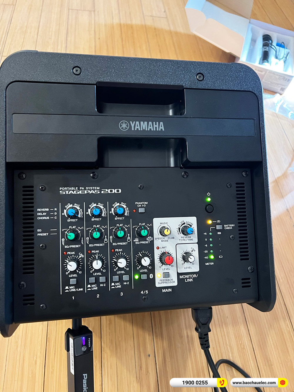 Bàn giao loa Yamaha Stagepas 200BTR và micro Paramax hơn 22tr cho anh Phương ở TPHCM