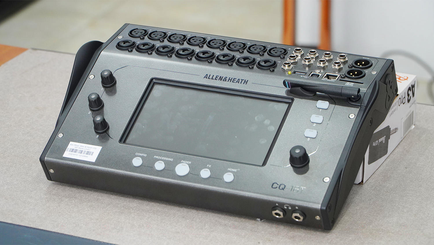 Bàn Mixer Allen & Heath CQ-18T