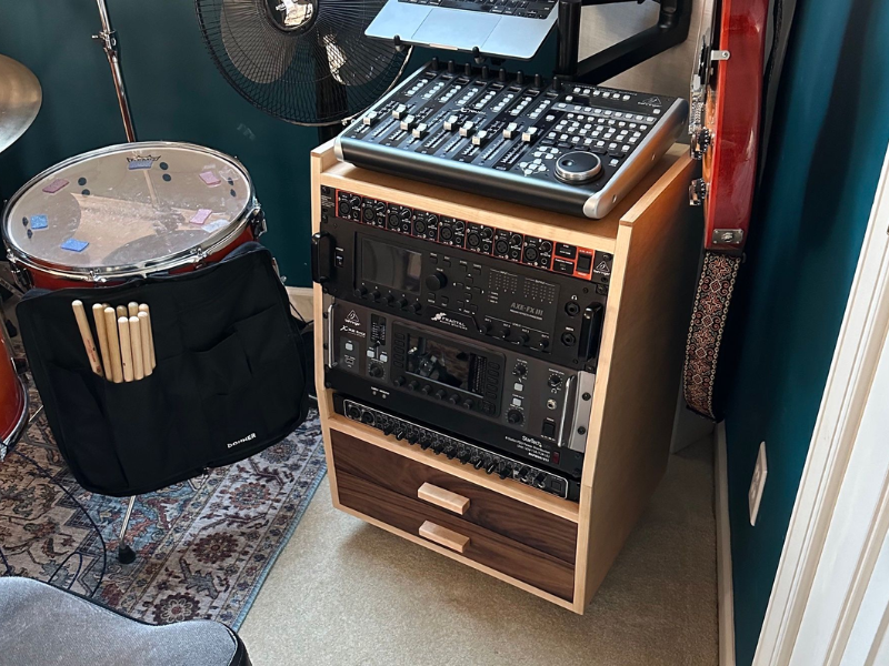 B&agrave;n mixer Behringer X32 Rack