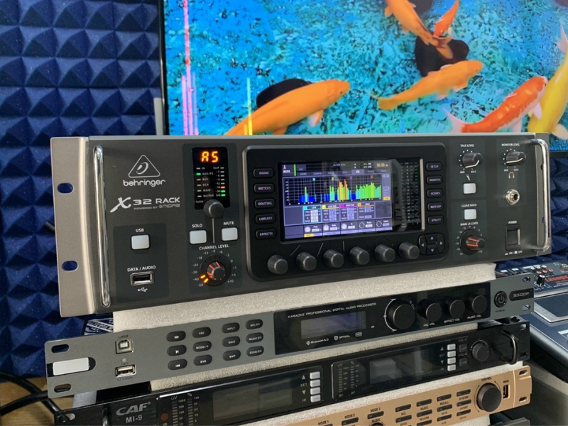 B&agrave;n mixer Behringer X32 Rack