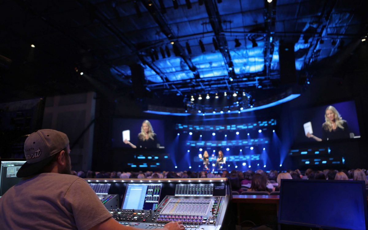 B&agrave;n mixer Digico SD5CS