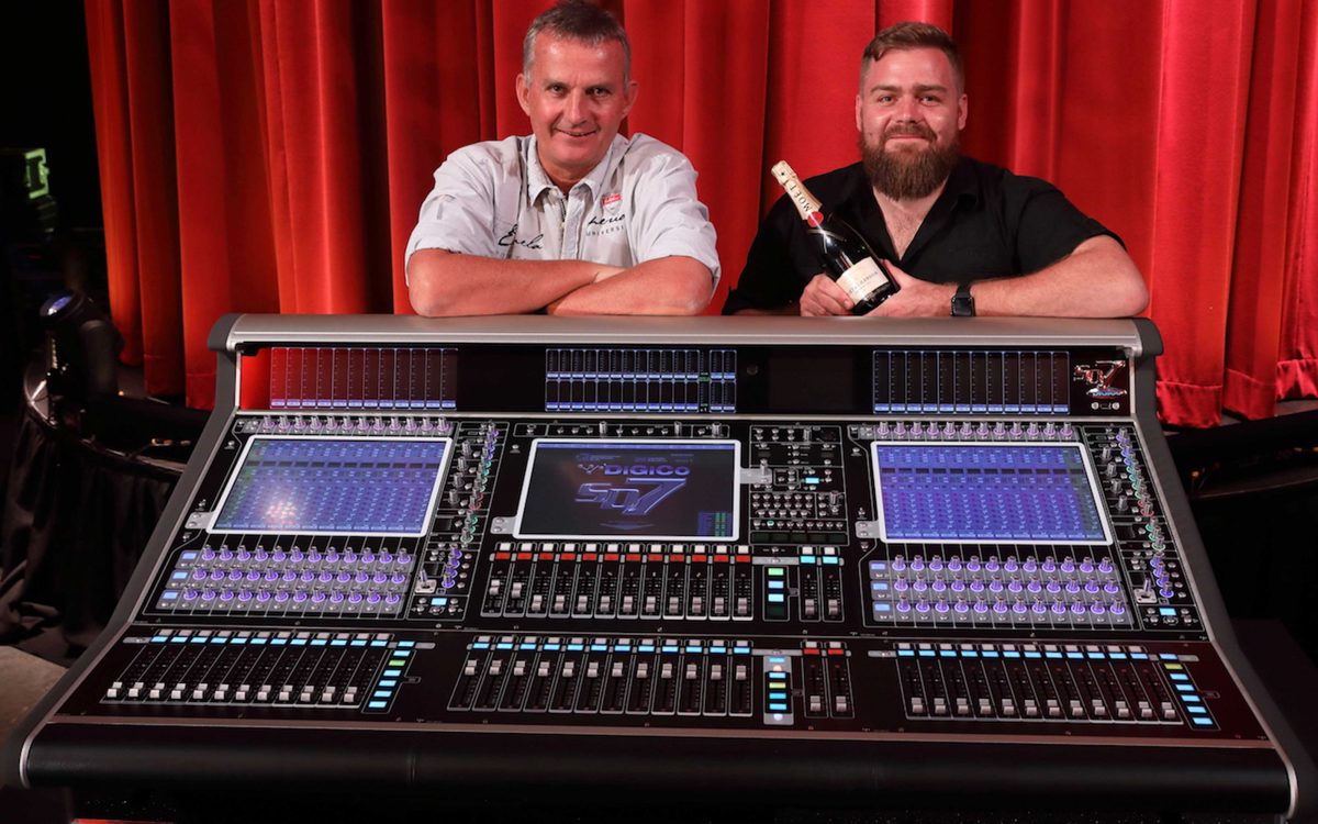 B&agrave;n mixer DiGiCo SD7