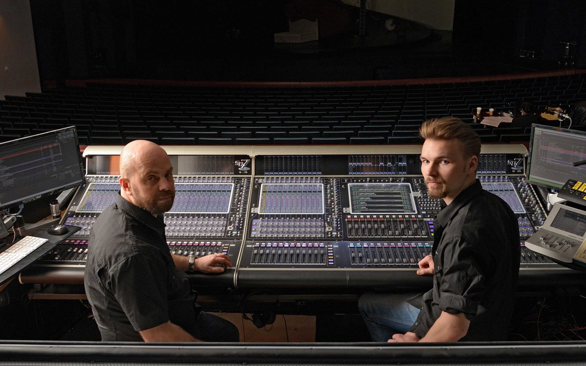 B&agrave;n mixer DiGiCo SD7T