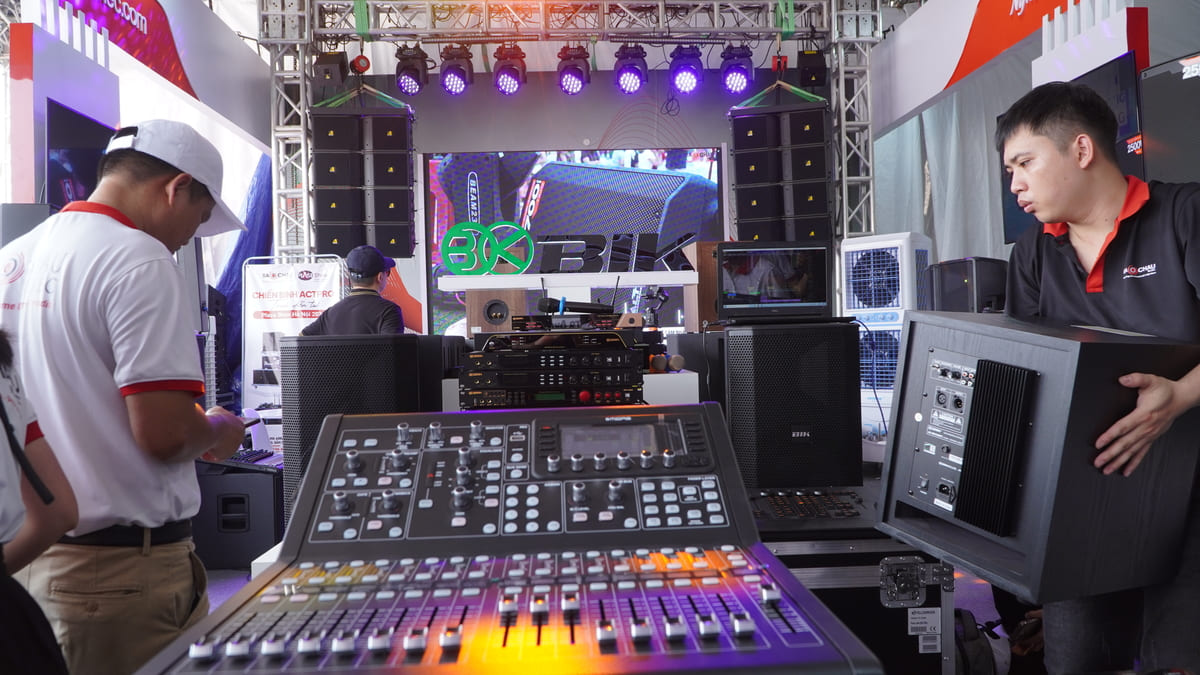 Bảo Châu Elec kết hợp cùng với hãng BIK Nhật tham gia triển lãm Plase Show 2024