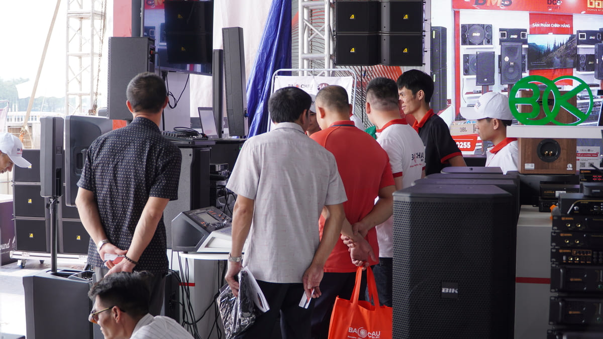 Bảo Châu Elec kết hợp cùng với hãng BIK Nhật tham gia triển lãm Plase Show 2024
