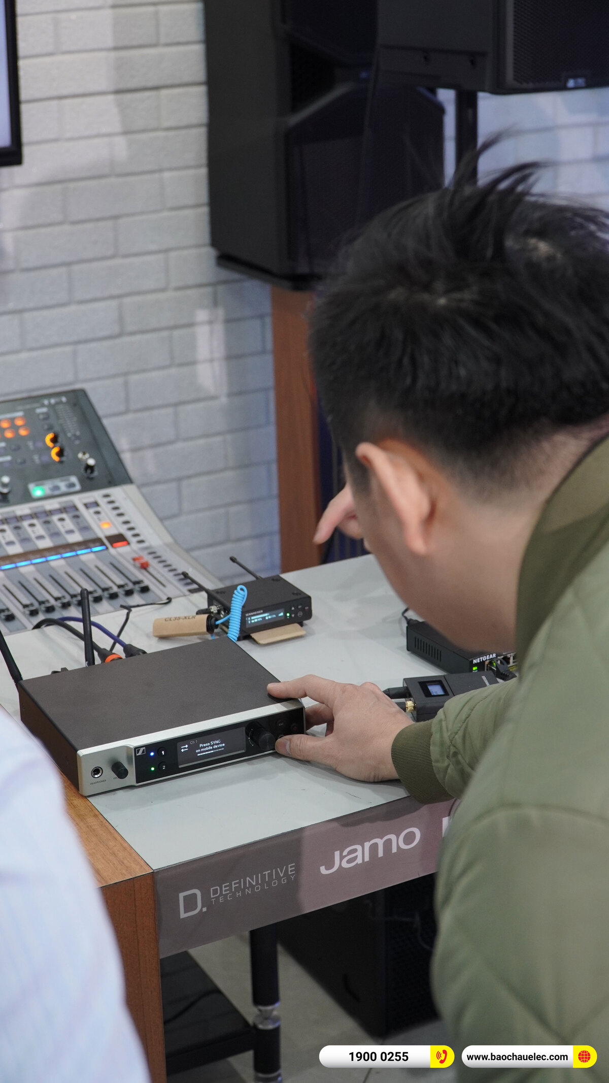 Bảo Châu Elec tiếp đón đại diện Sennheiser sang thăm và làm việc