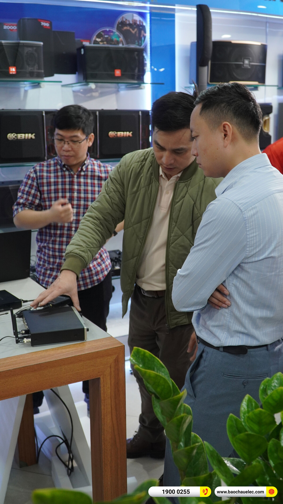 Bảo Châu Elec tiếp đón đại diện Sennheiser sang thăm và làm việc