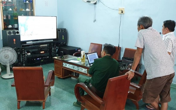 Bộ dàn karaoke BMB của gia đình anh Danh ở Bình Định (BMB 2000SE, TS215, KX180, BCE 9200, UGX12 Plus)
