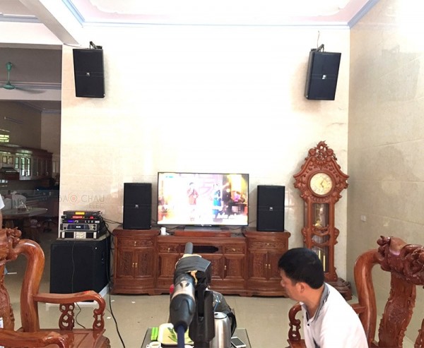 Bộ dàn karaoke JBL VIP trị giá hơn 100 triệu của gia đình anh Thành ở Tuyên Quang ( KP 4012, KX 180, Famous 7406, UGX12 Plus)