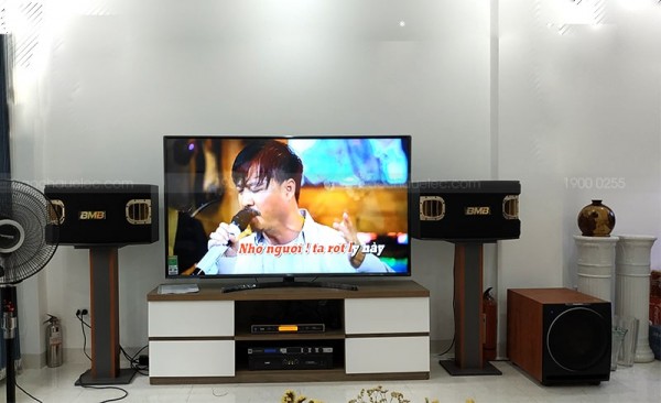 Bộ dàn karaoke của gia đình anh Long ở Đền Lừ, Hà Nội ( BMB 900C, SAE CT6000, KX 180, sub 2000, UGX12)