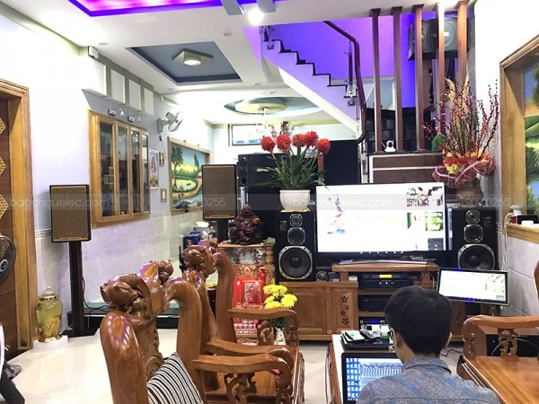 Dàn karaoke cao cấp của gia đình anh Tuyên ở Dĩ An, Bình Dương ( BMB 2000SE, KTWO 12, Sub 2000) 