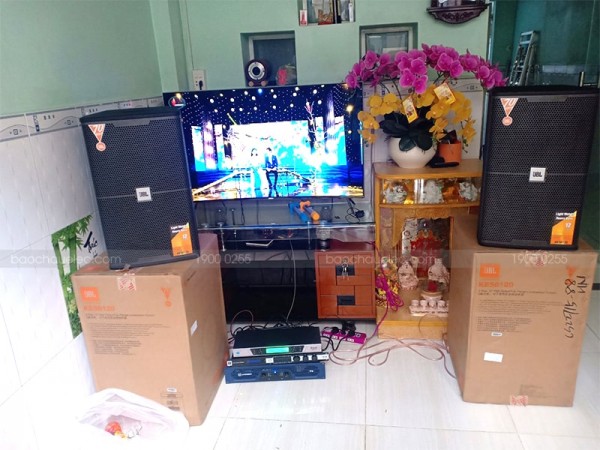 Dàn karaoke JBL của gia đình anh Ngọc ở Quận 8 ( JBL KES 6120, Crown T5, BCE UGX12, JBL KX180)