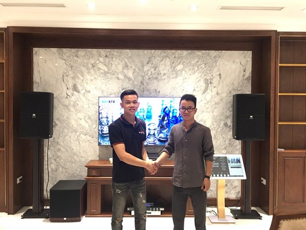 Dàn karaoke cao cấp cho gia đình anh Cường ở Vinhome Riverside Long Biên (JBL4012, A120PWAS, KX180, JBL X8, JBL VM300, Plus 4TB, 22 inch)