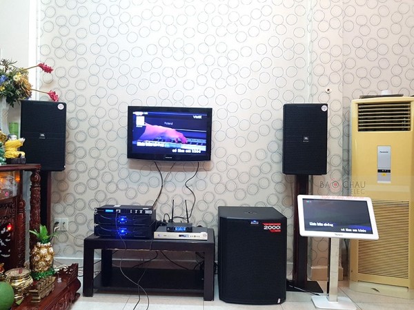 Dàn karaoke cao cấp cho gia đình chị Giàu ở Quận 4, HCM (BMB 3012, KP4012, Alto TS318S, VietKTV K2 4TB, VM300, KX180, Xli2500)