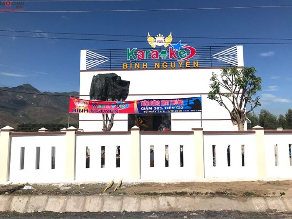Lắp đặt 4 phòng hát karaoke kinh doanh cho quán karaoke Bình Nguyên ở Nha Trang (Domus DP6120, Alto TS312, Famous 7406, BCE DP9200+)