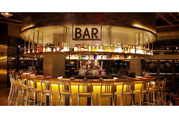 Thiết kế nội thất quán Bar theo phong cách sang trọng
