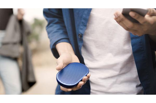 B&O Beoplay P2: Người bạn đồng hành lý tưởng của tất cả mọi người