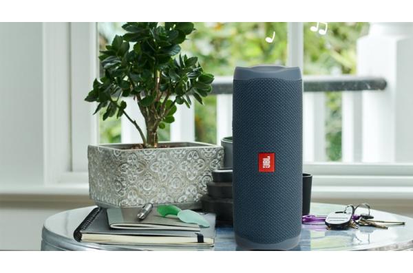 Loa JBL Flip 5: Loa bluetooth vừa tay, vừa tai, vừa túi tiền