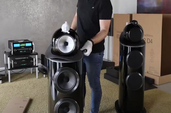 Lộ diện hình ảnh mở hộp đầu tiên các mẫu loa Bowers & Wilkins 800 Series D4