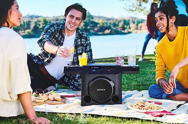 Sony GTK PG10: Loa di động công suất khủng, thiết kế độc đáo, pin 13 giờ