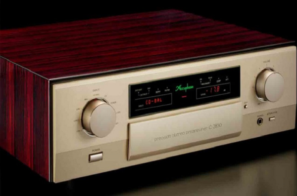 Accuphase C-2850: Bản nâng cấp xuất sắc của chiếc preamp cao cấp C-2820
