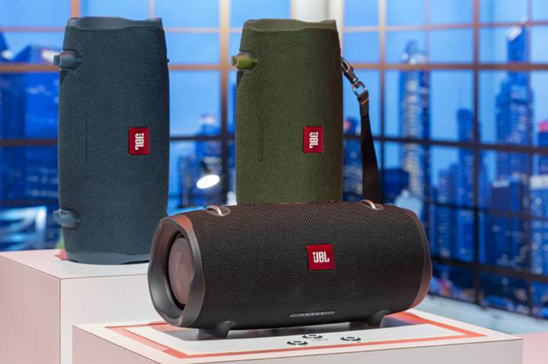 Chi tiết c&aacute;ch kết nối 2 loa JBL với nhau dễ thực hiện