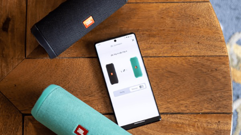 Chi tiết c&aacute;ch kết nối 2 loa JBL với nhau dễ thực hiện