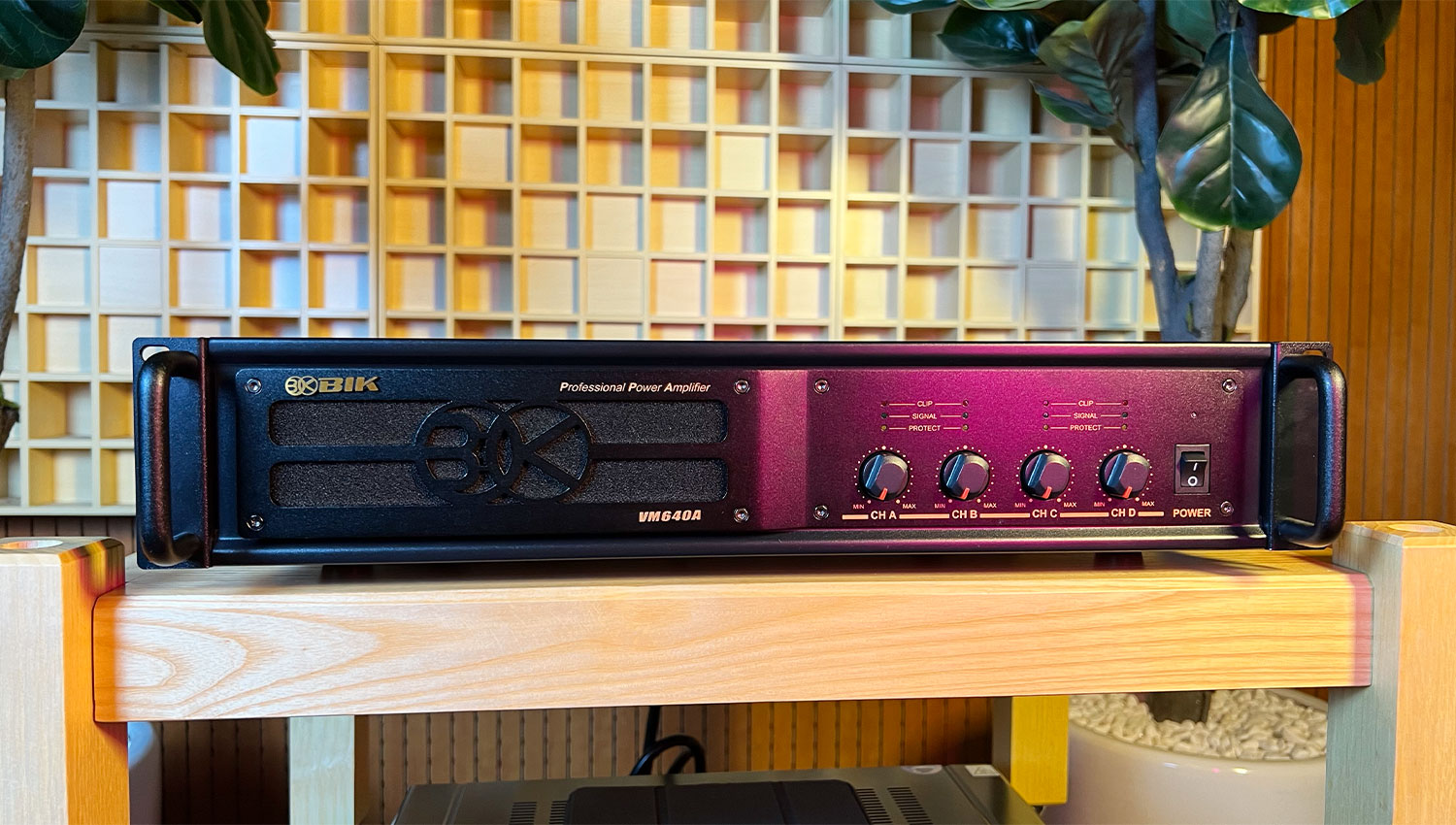 Cục đẩy công suất BIK VM640A