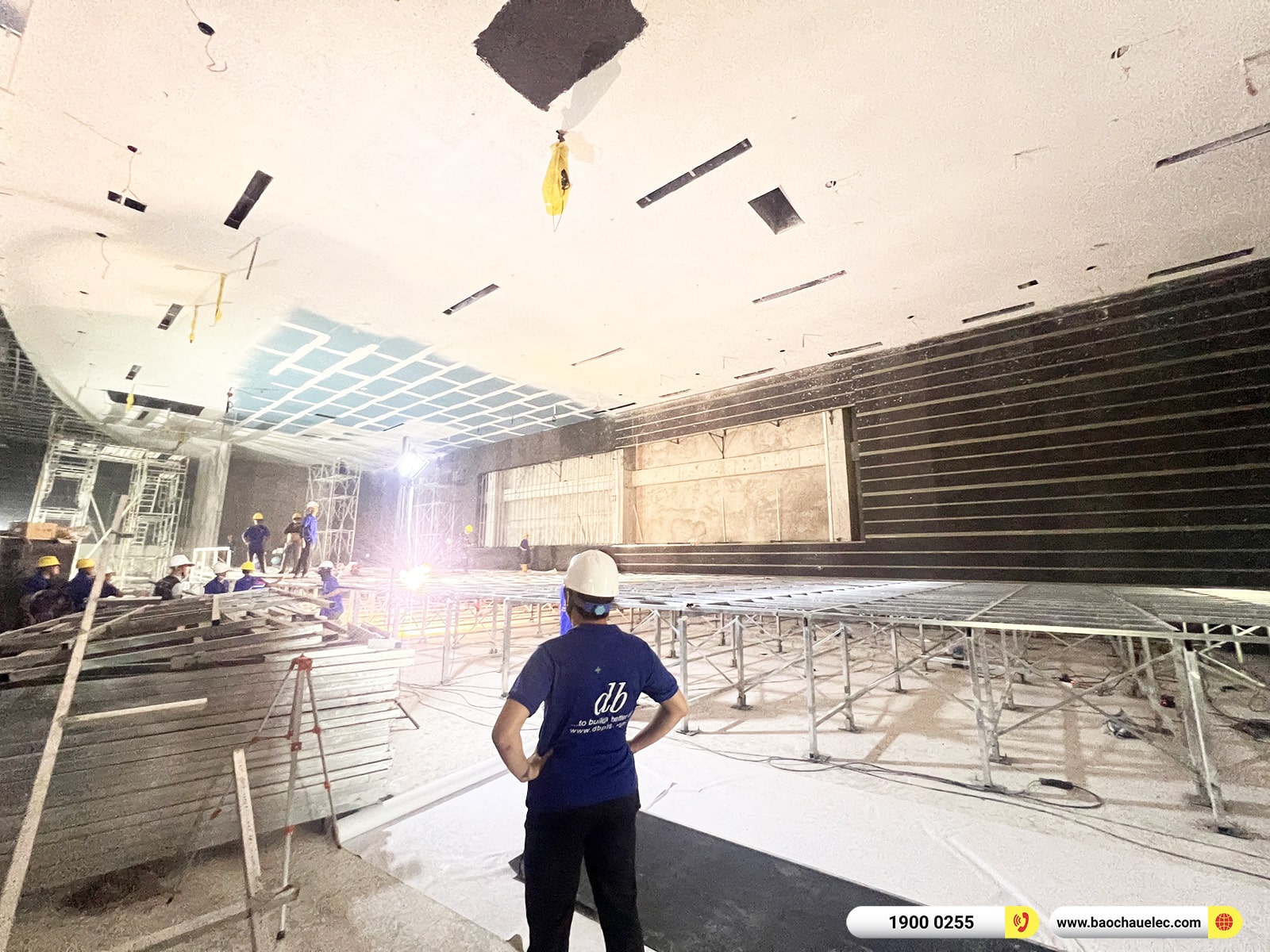Lắp đặt hệ thống âm thanh Line Array JBL trị giá hơn 1 tỷ cho Tập đoàn giày da tại HCM