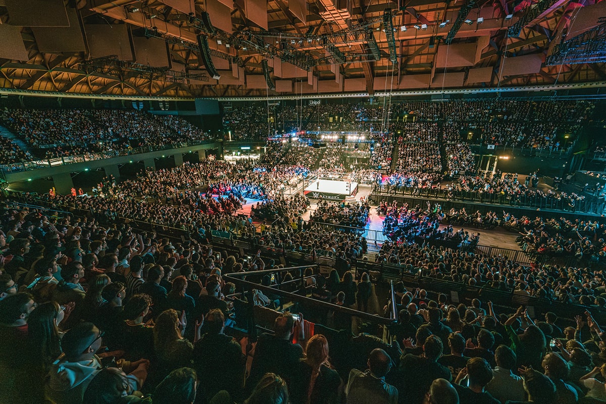 Lắp đặt cấu h&igrave;nh &acirc;m thanh dBTechnologies cho nh&agrave; thi đấu Unipol Arena tại &Yacute;