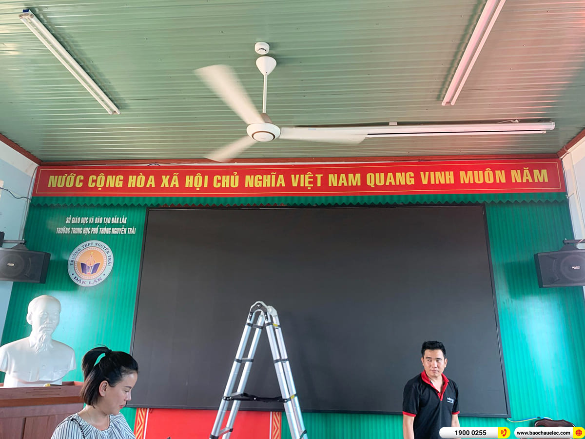 Lắp đặt d&agrave;n &acirc;m thanh hội trường Denon cho trường THPT Nguyễn Tr&atilde;i ở Đăk Lăk