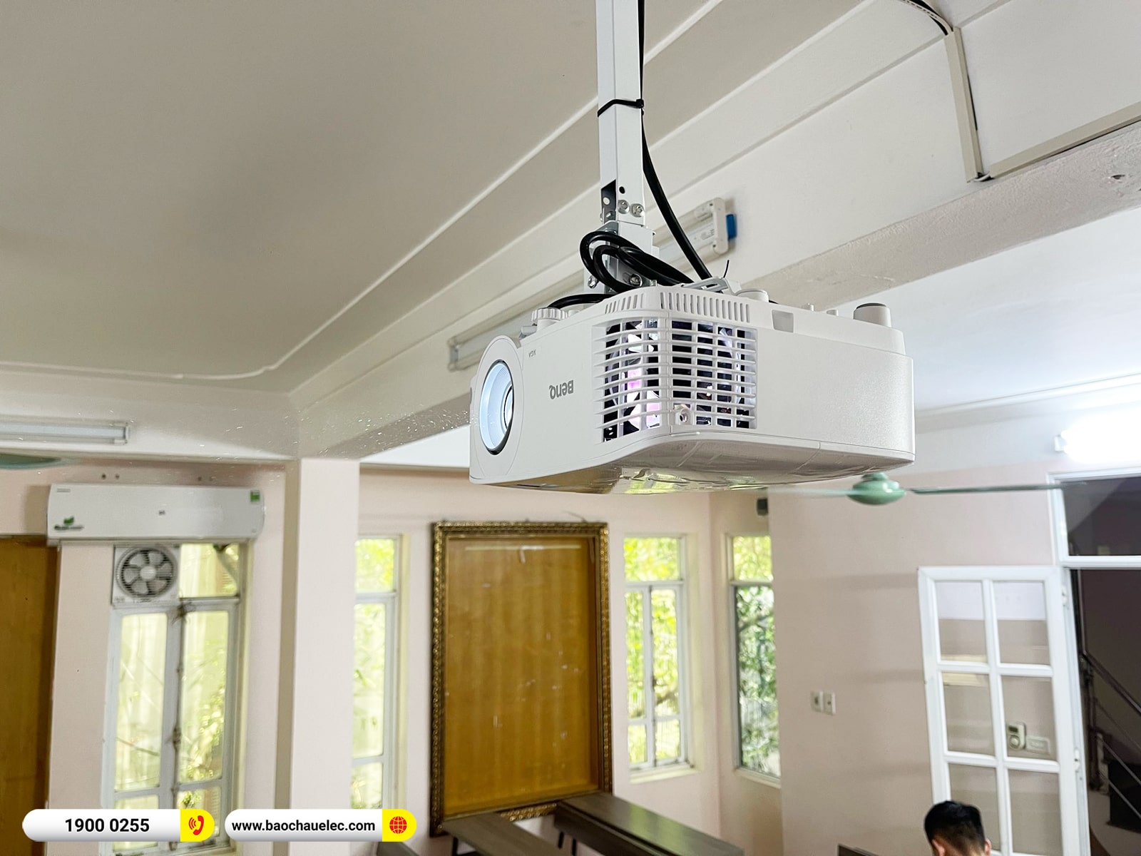 Lắp đặt d&agrave;n &acirc;m thanh, m&aacute;y chiếu gần 39tr cho ph&ograve;ng học tại H&agrave; Nội