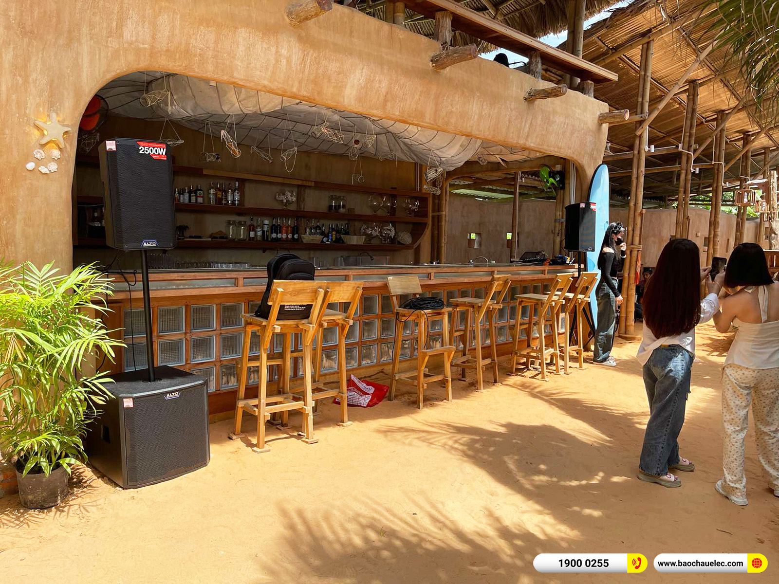 Lắp đặt d&agrave;n &acirc;m thanh Alto cho Mini Bar tại Phan Thiết