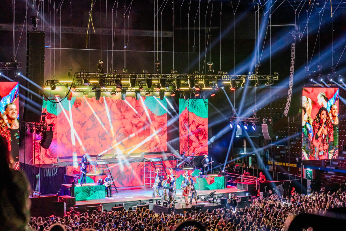 Lắp đặt dàn âm thanh dBTechnologies cho sân khấu Unipol tại Ý