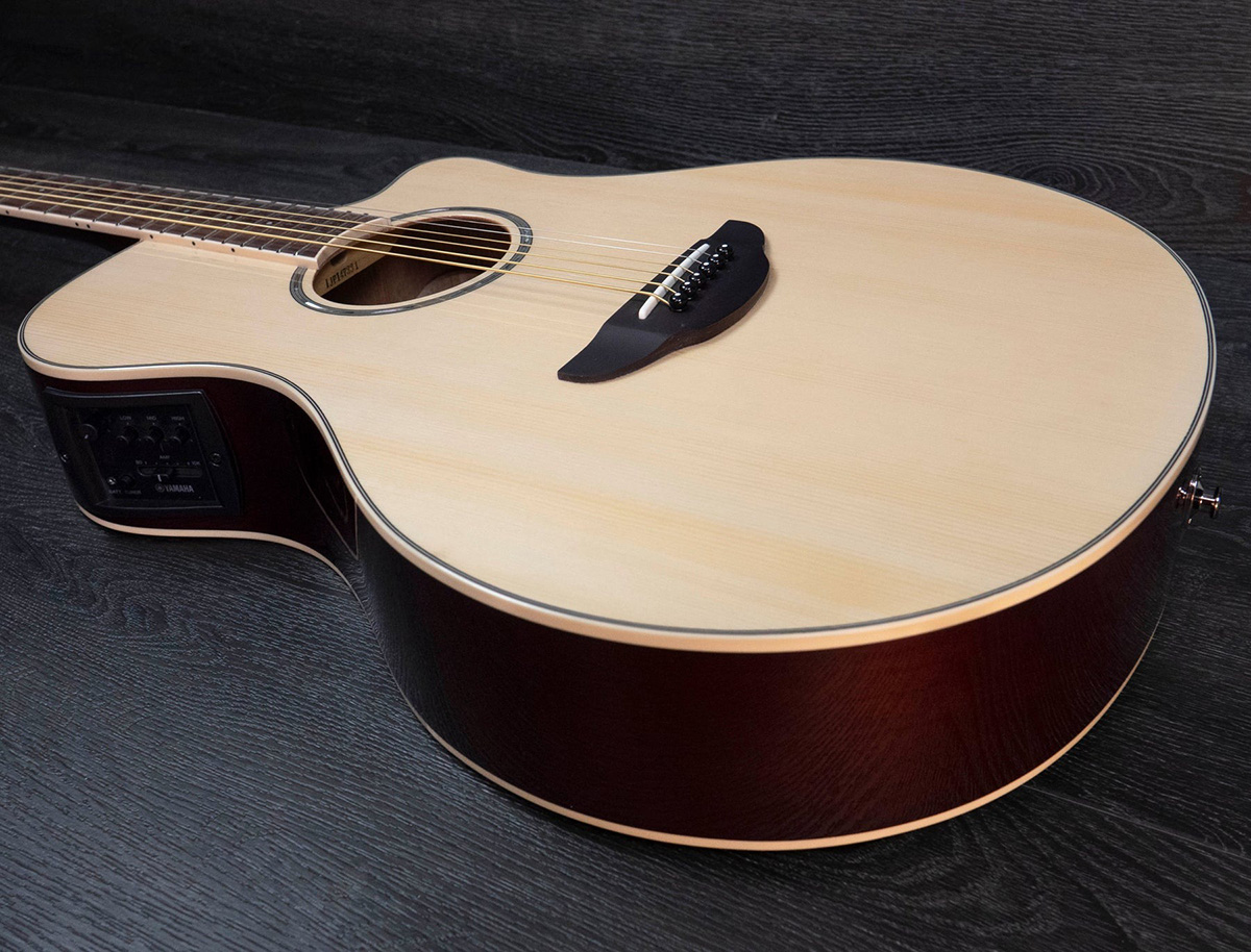 Đ&agrave;n Guitar Acoustic Yamaha APX600 