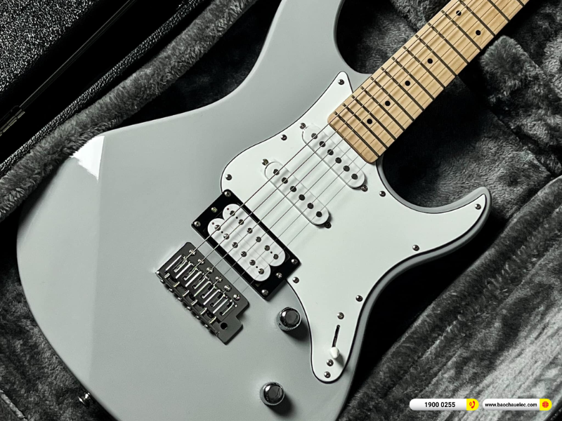 Đ&agrave;n guitar Điện Yamaha PAC112VM