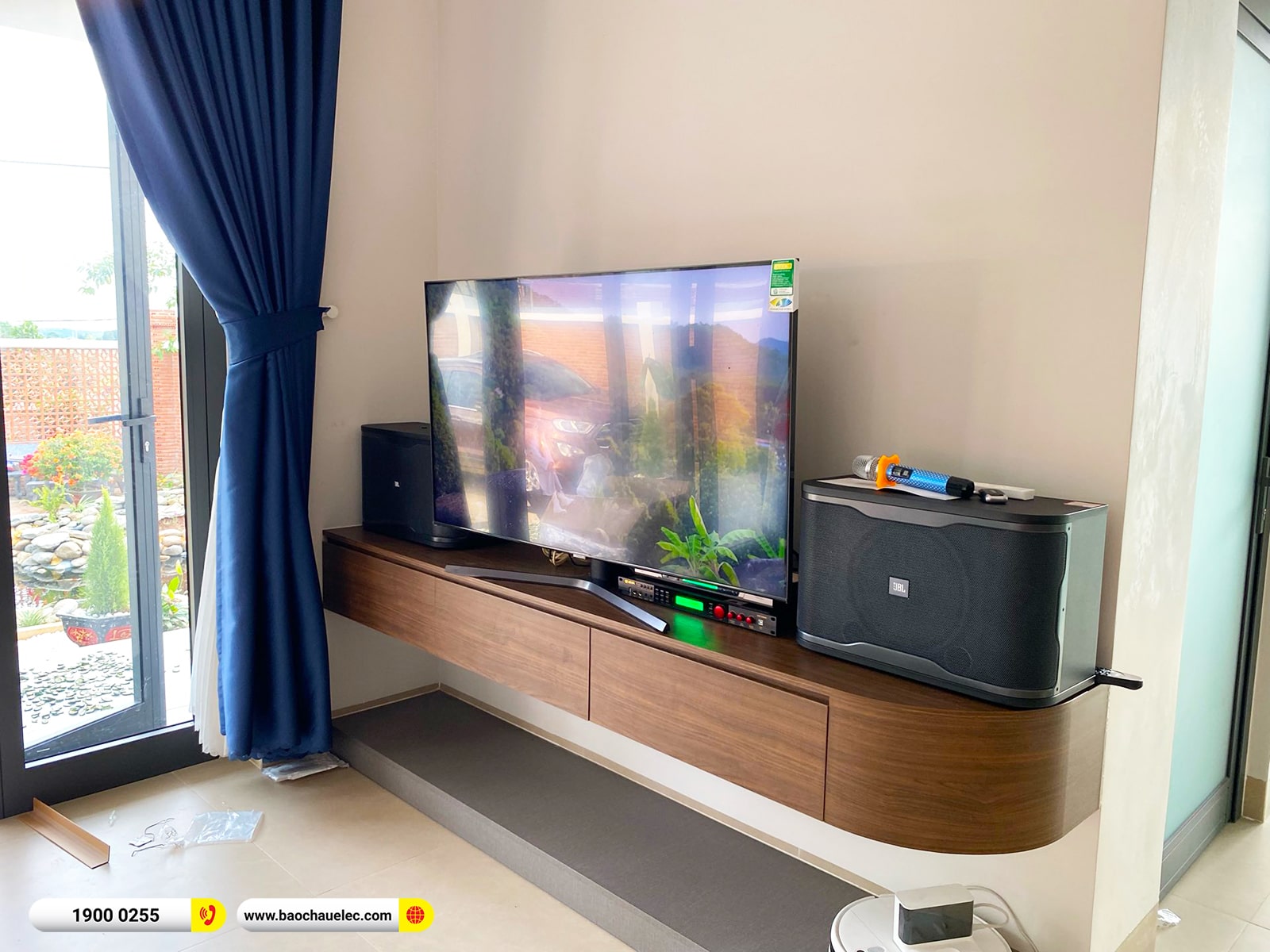 Lắp đặt d&agrave;n karaoke JBL hơn 20tr cho anh Tiến tại Đồng Nai (JBL RM210, BIK BPR-5600, UGX12 Luxury)