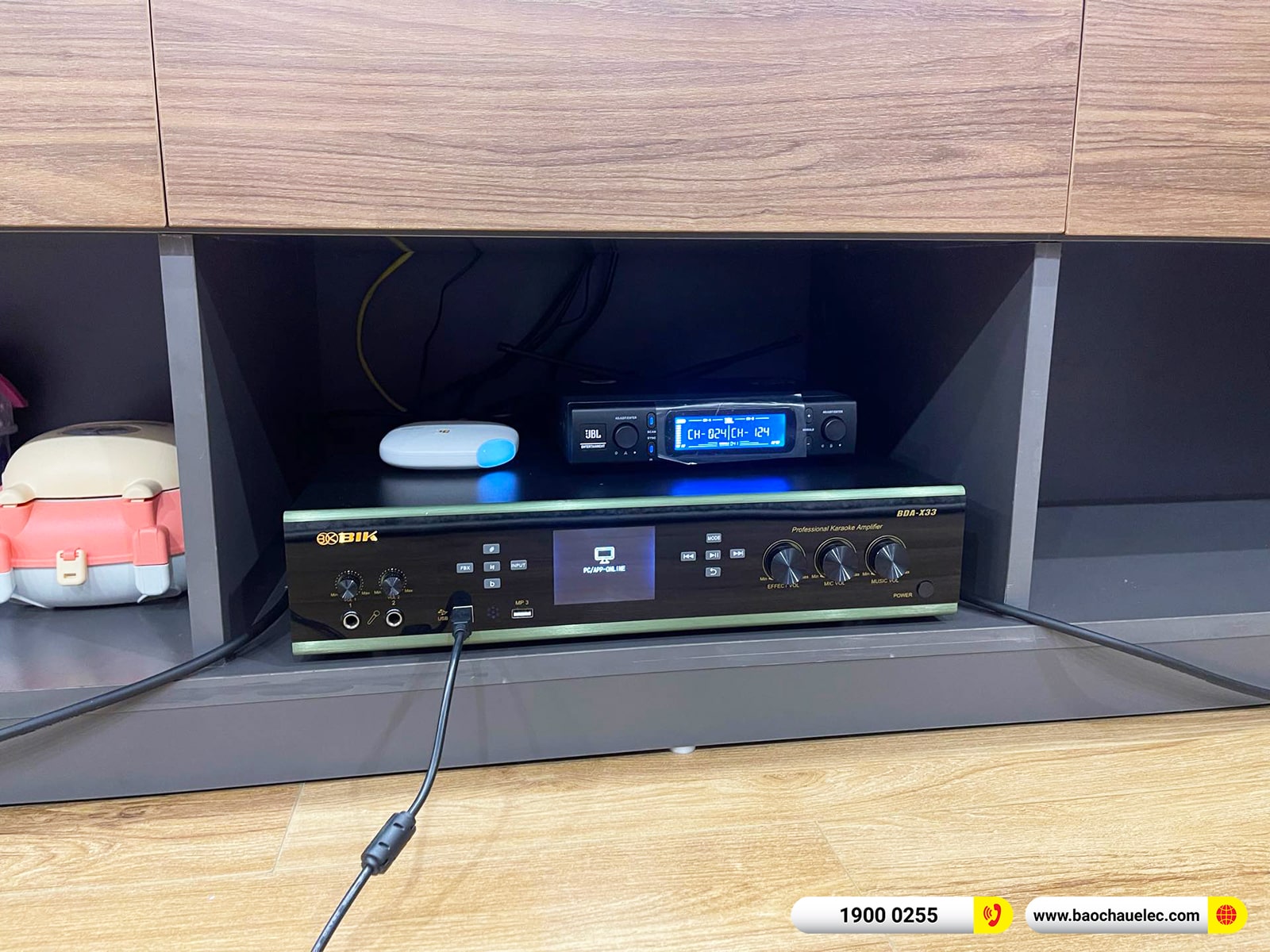 Lắp đặt d&agrave;n karaoke JBL hơn 25tr cho anh Tr&igrave;nh tại H&agrave; Nội (JBL CV1852T, BIK BDA-X33, JBL VM300)